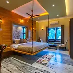 Stayvista\'S Panna Garh - Rajsamand - Private Pool With Bar & Indoor-Outdoor Activities