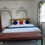 The Hostel Crown