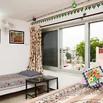Nukkad Guest House Near City Palace Udaipur