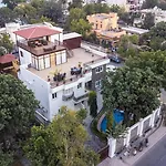 1 Amiras - Entire Villa At Fateh Sagar, Udaipur