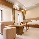 Hotel Indra Palace