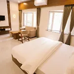 Hotel Indra Palace