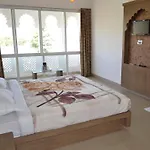 Hotel J M D Palace