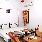 Hotel Ishwar Palace