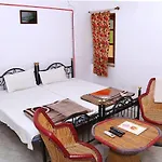 Hotel Ishwar Palace