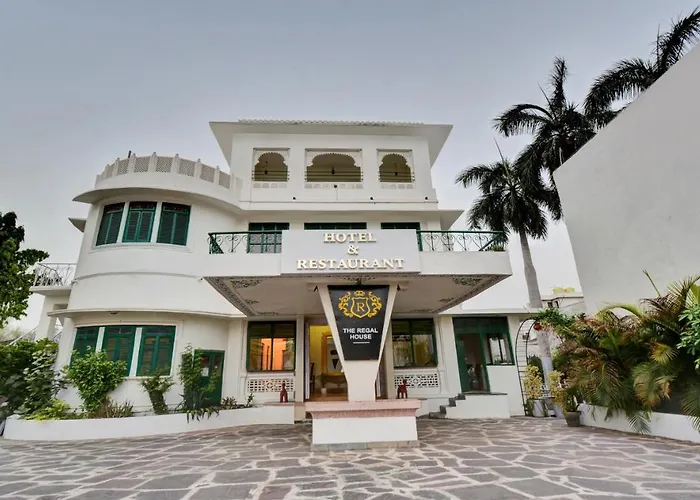 Treebo The Regal House, Near Fateh Sagar Lake
