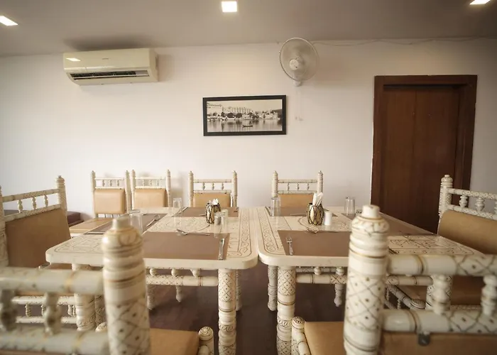 Krishn Palace Hotel