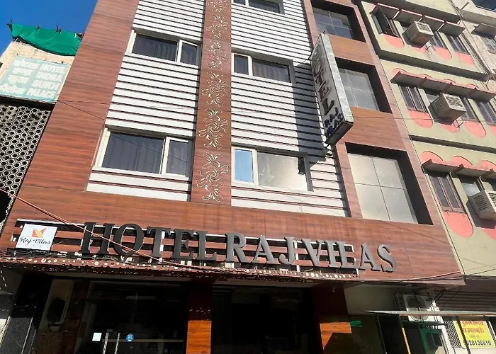 Hotel Raj Vilas