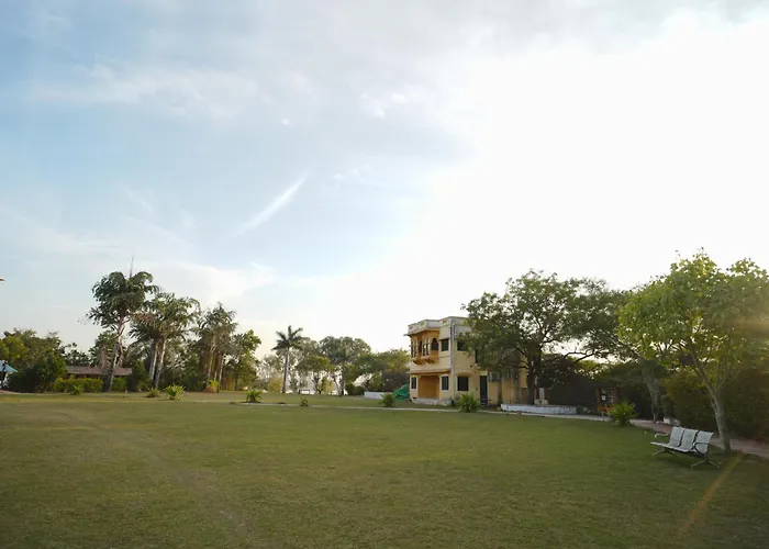 Bharat Lake View Resort- Pure Veg Restaurant
