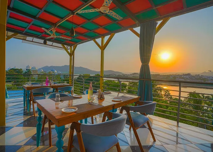 Aaj Haveli - Lake Facing Boutique Hotel By Levelup Hotels