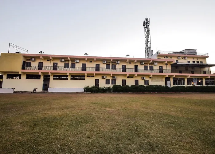 Hotel O Parmanand Garden