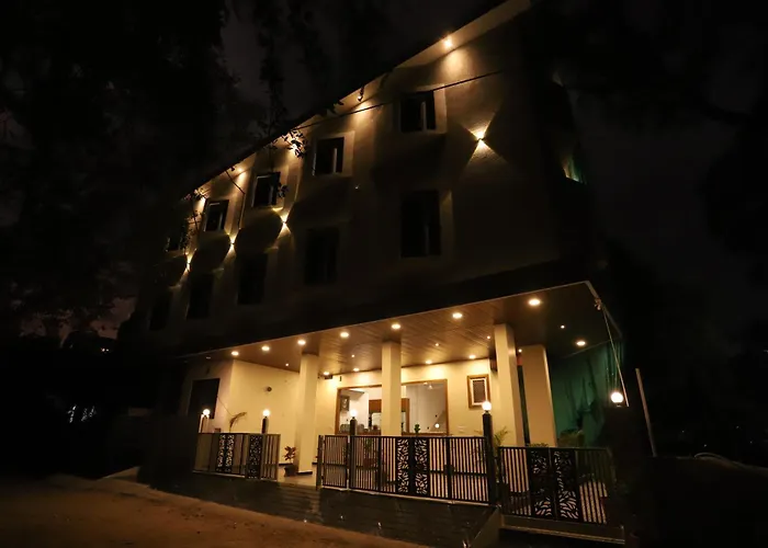 Hotel Indra Palace
