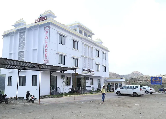 Hotel Palace On The Way