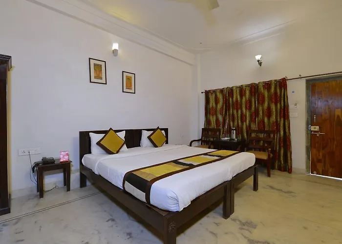 Oyo 1159 Hotel Chandra Prakash