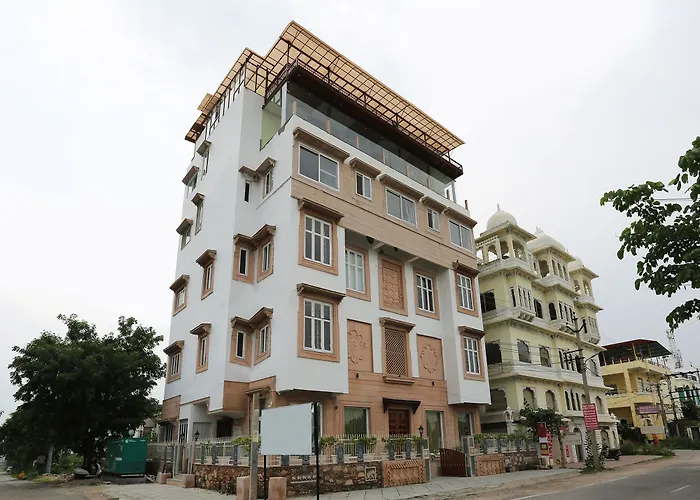 Oyo 9350 Hotel Viaan