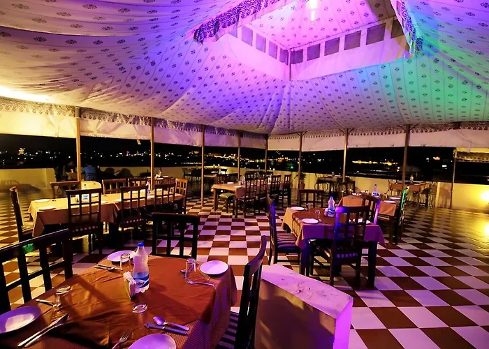 Hotel Royal Pratap Niwas