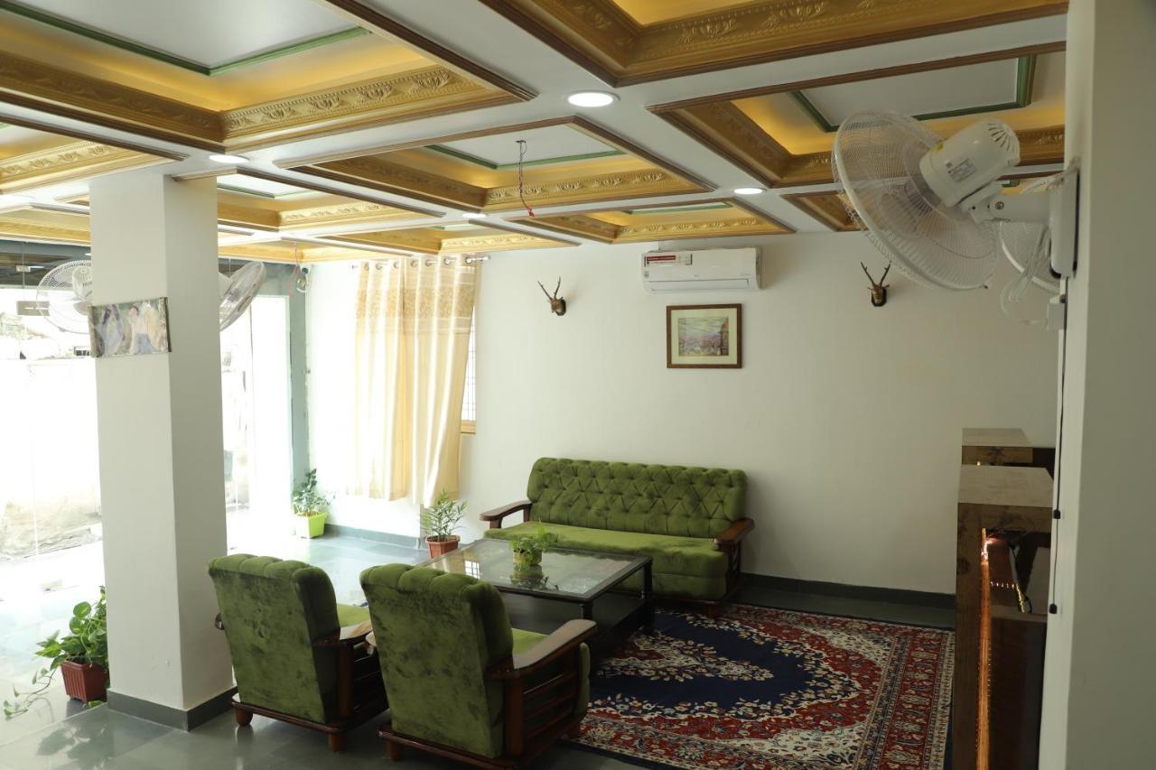 Umed Regency Hostel *