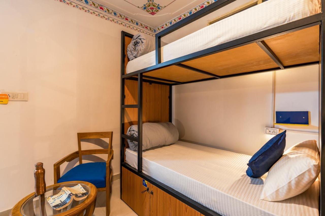 Shalom Backpackers Hostel *