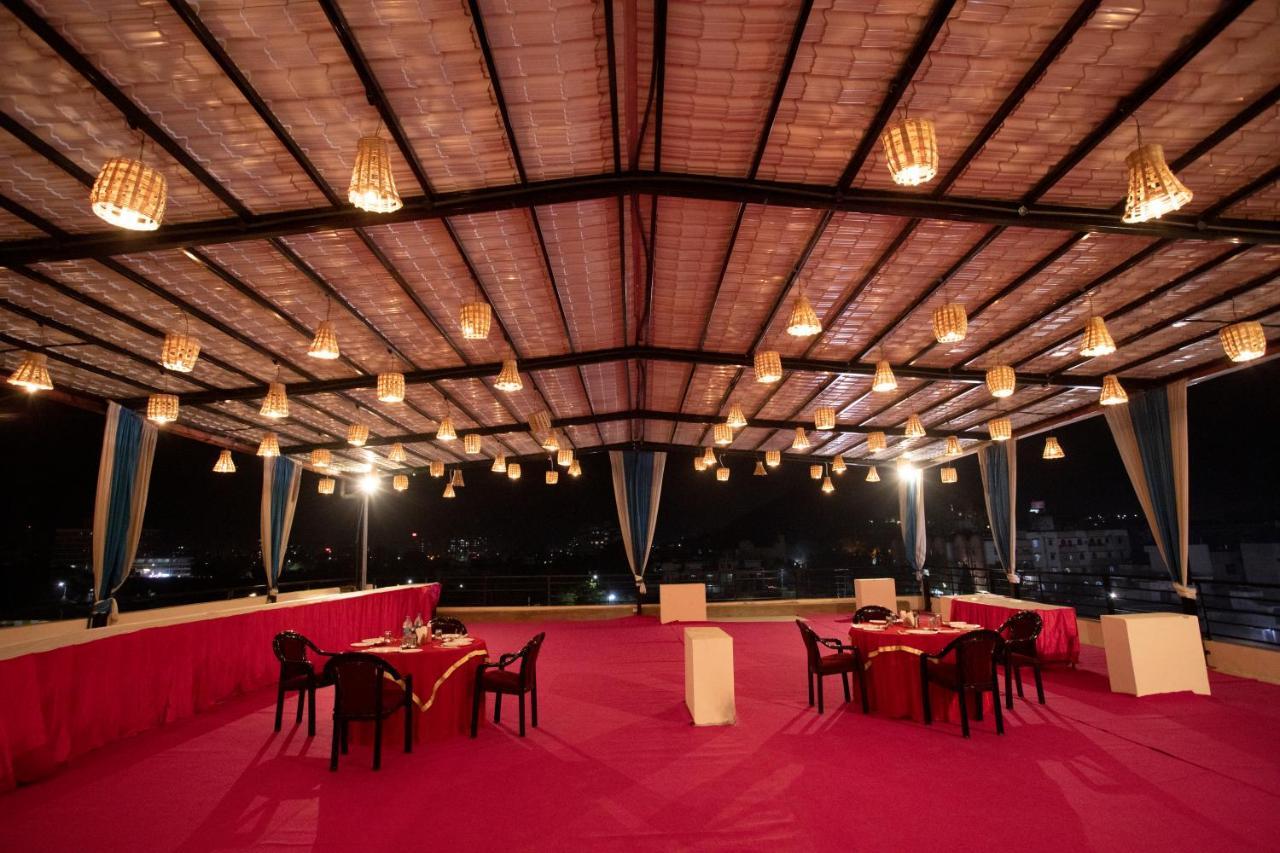 Hotel Bhairav Bagh With Swimming Pool 3*