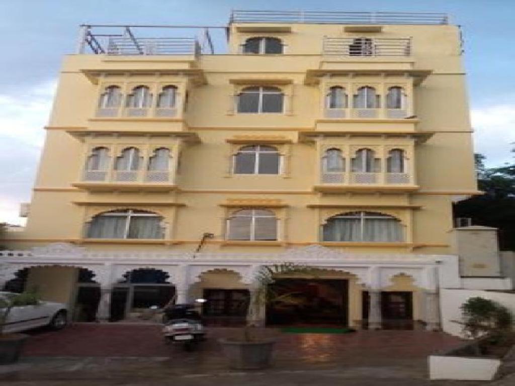 Mahima Palace Hotel 2*