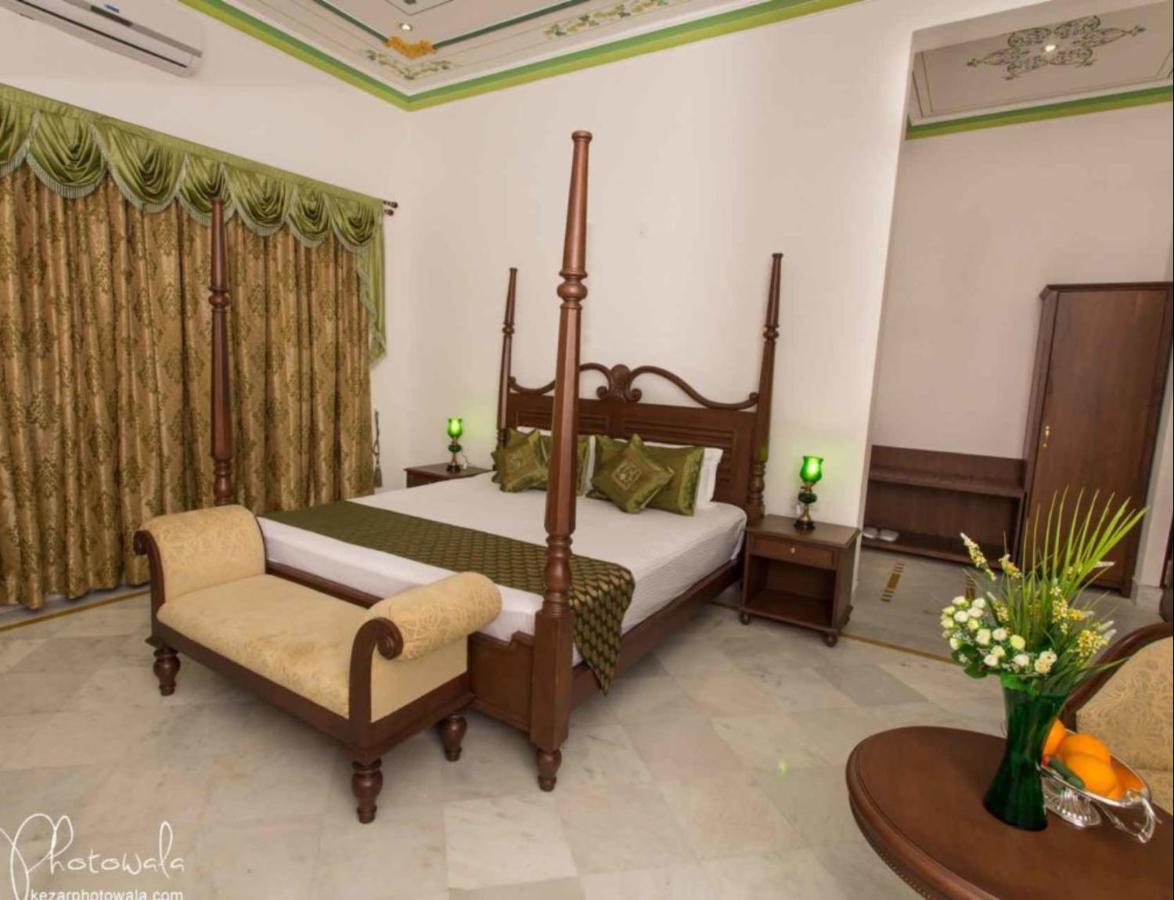 Devraj Villa-luxury Pool Udaipur