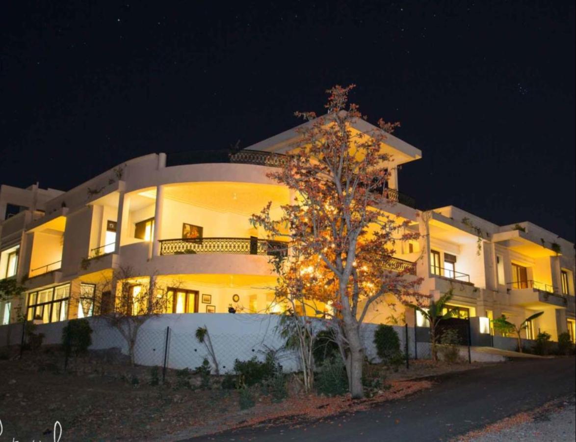 Devraj Villa-luxury Pool