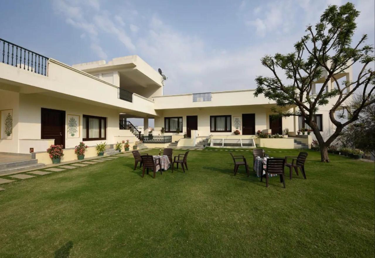 Hotel Devraj Villa-luxury Pool Udaipur