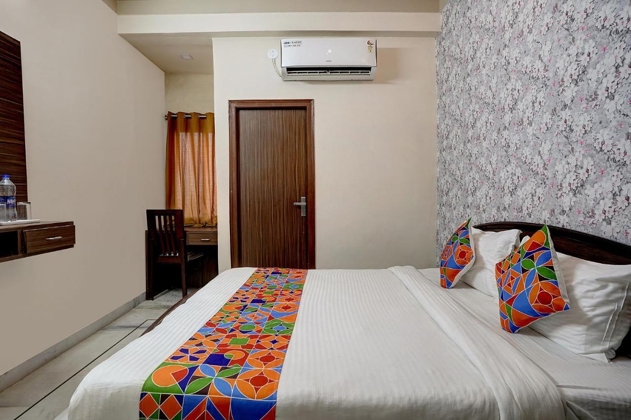 Fabhotel Hill Inn Paradise 3*