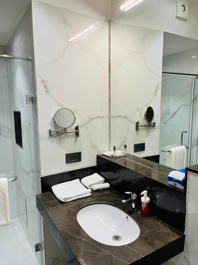 Aura Boutique 4*