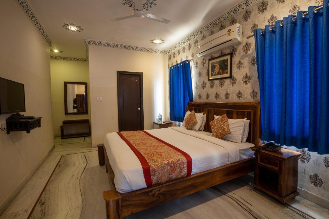 Royal Pratap Niwas Hotel Udaipur