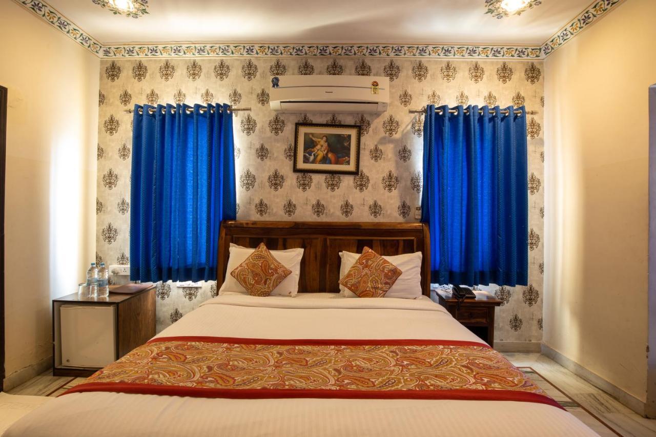 Royal Pratap Niwas 3*