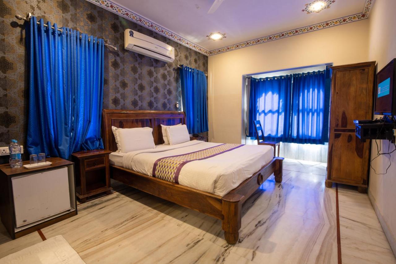 Royal Pratap Niwas Hotel