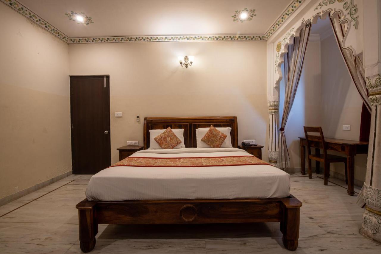 Hotel Royal Pratap Niwas