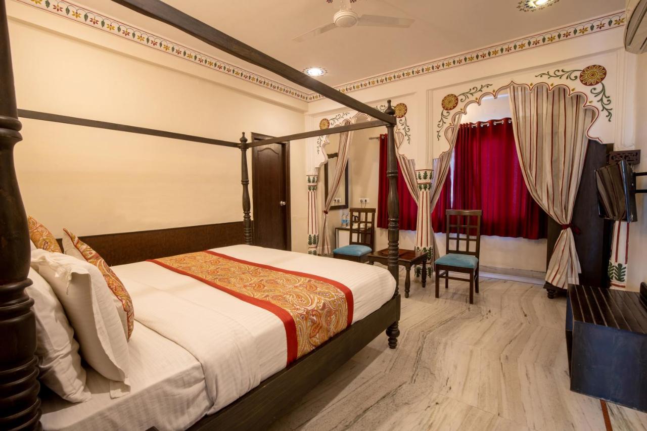 Royal Pratap Niwas Hotel Udaipur