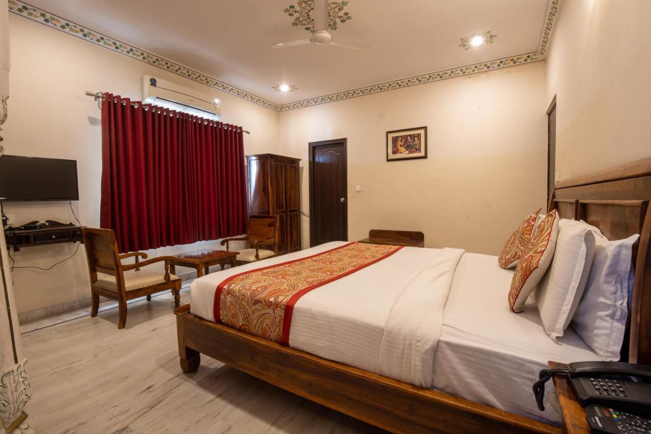 Royal Pratap Niwas 3*