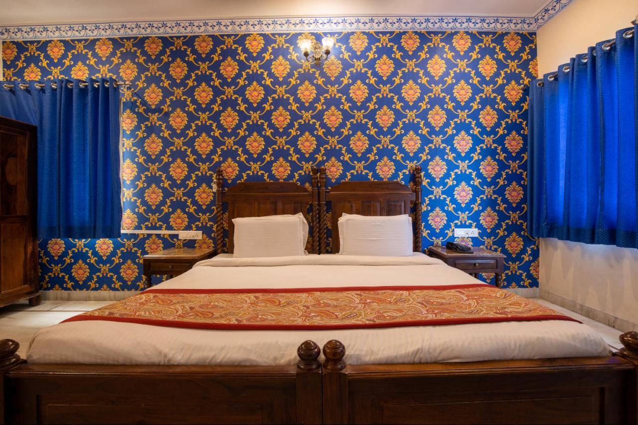 Royal Pratap Niwas Hotel Udaipur