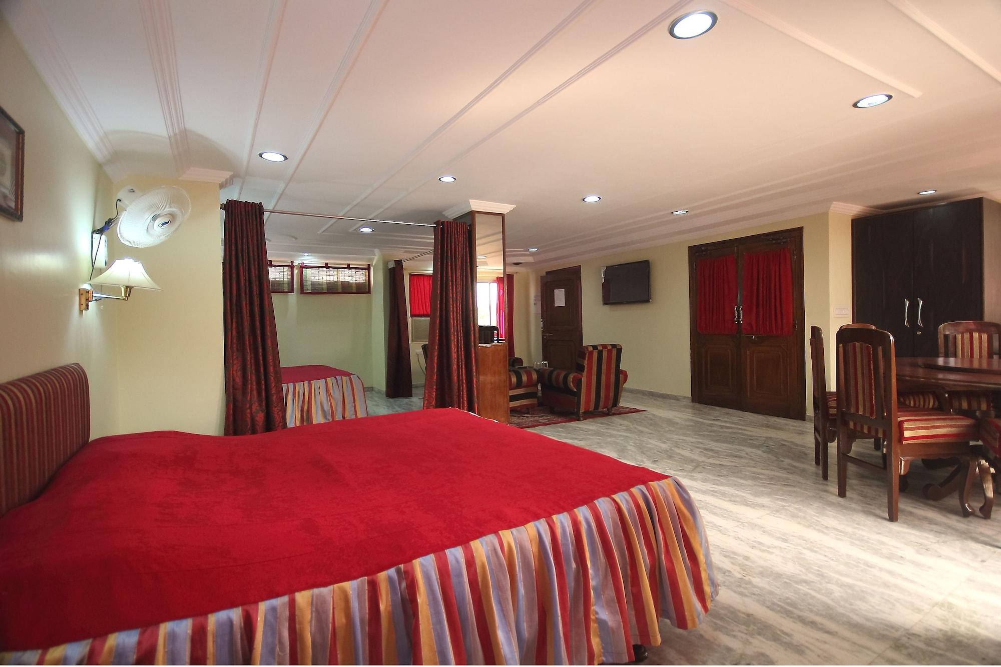 Padmini Palace 2*