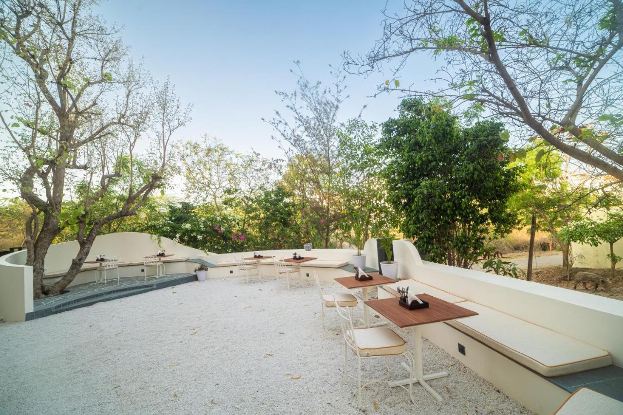 Hotel Devraj Villa-luxury Pool Udaipur