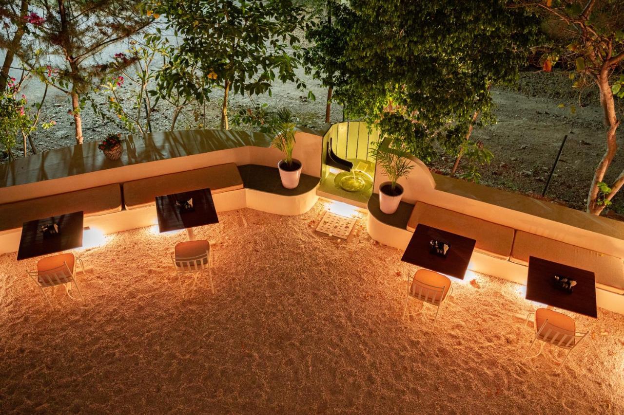 Hotel Devraj Villa-luxury Pool 4*
