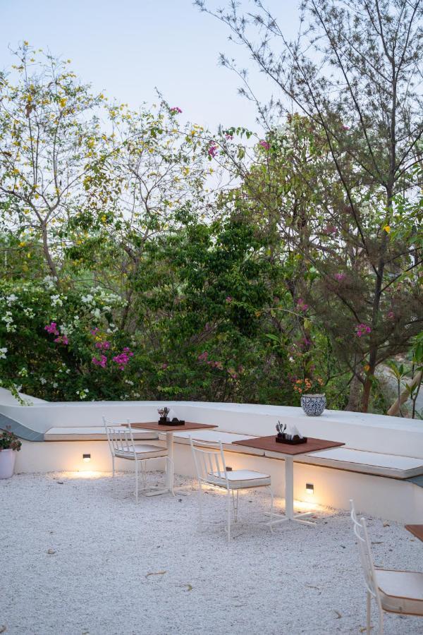 Hotel Devraj Villa-luxury Pool