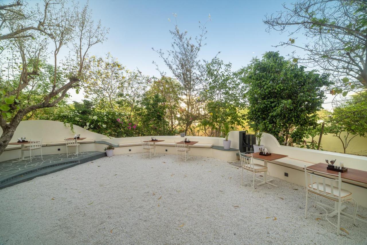 Devraj Villa-luxury Pool Hotel