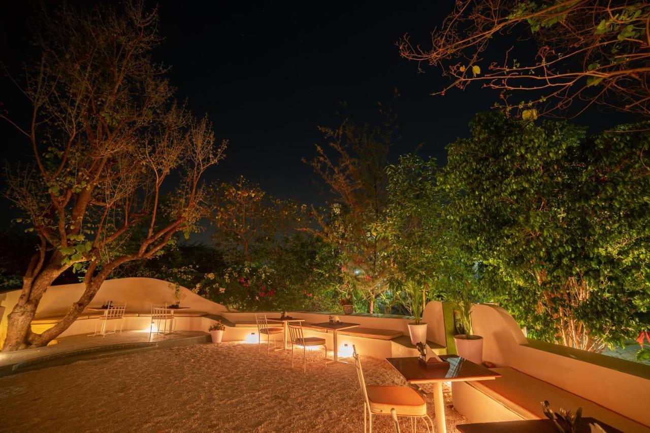 Hotel Devraj Villa-luxury Pool