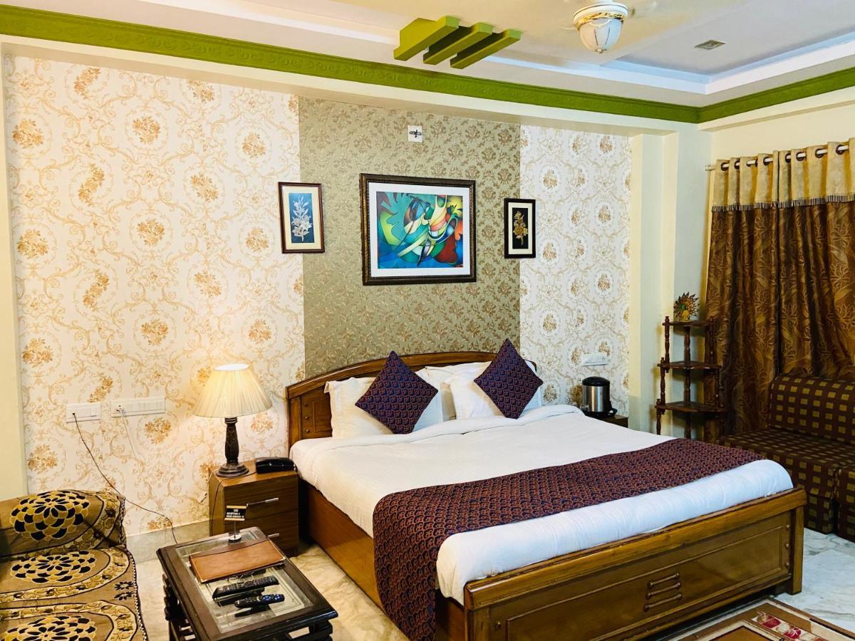 Hotel Meenakshi - Family Preffered