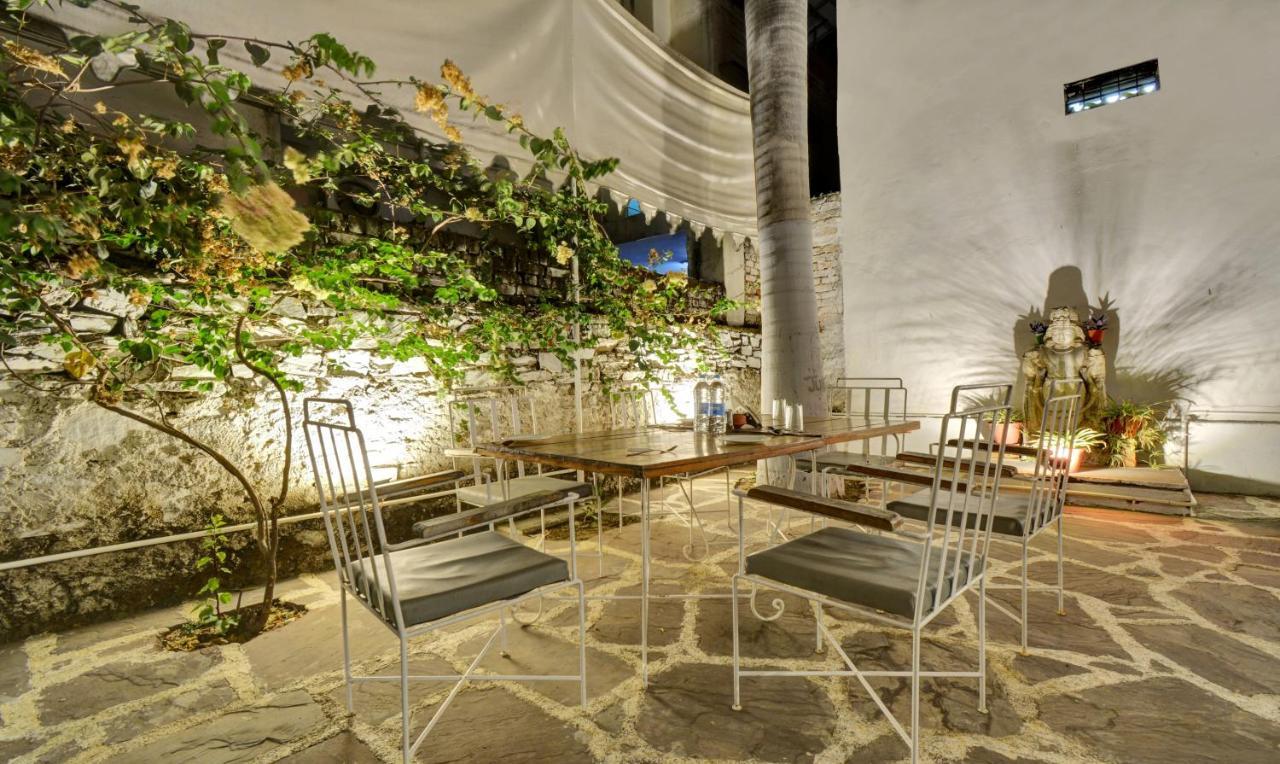 Treebo The Regal House, Near Fateh Sagar Hotel 3*