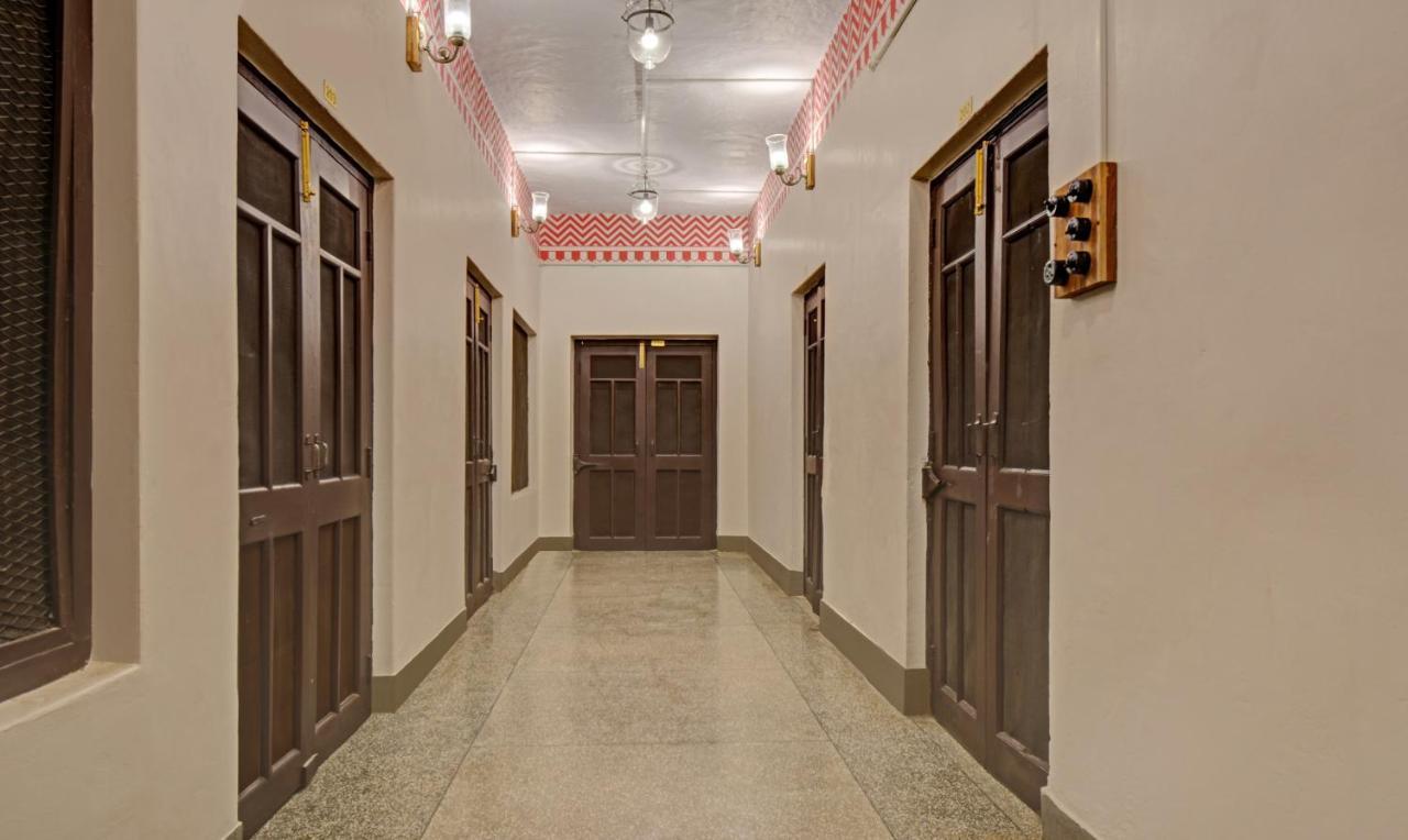Hotel Treebo The Regal House, Near Fateh Sagar Udaipur