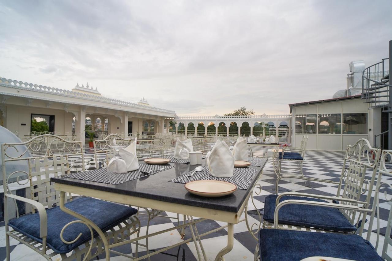 Resort The Amar Mahal By Trulyy 4*