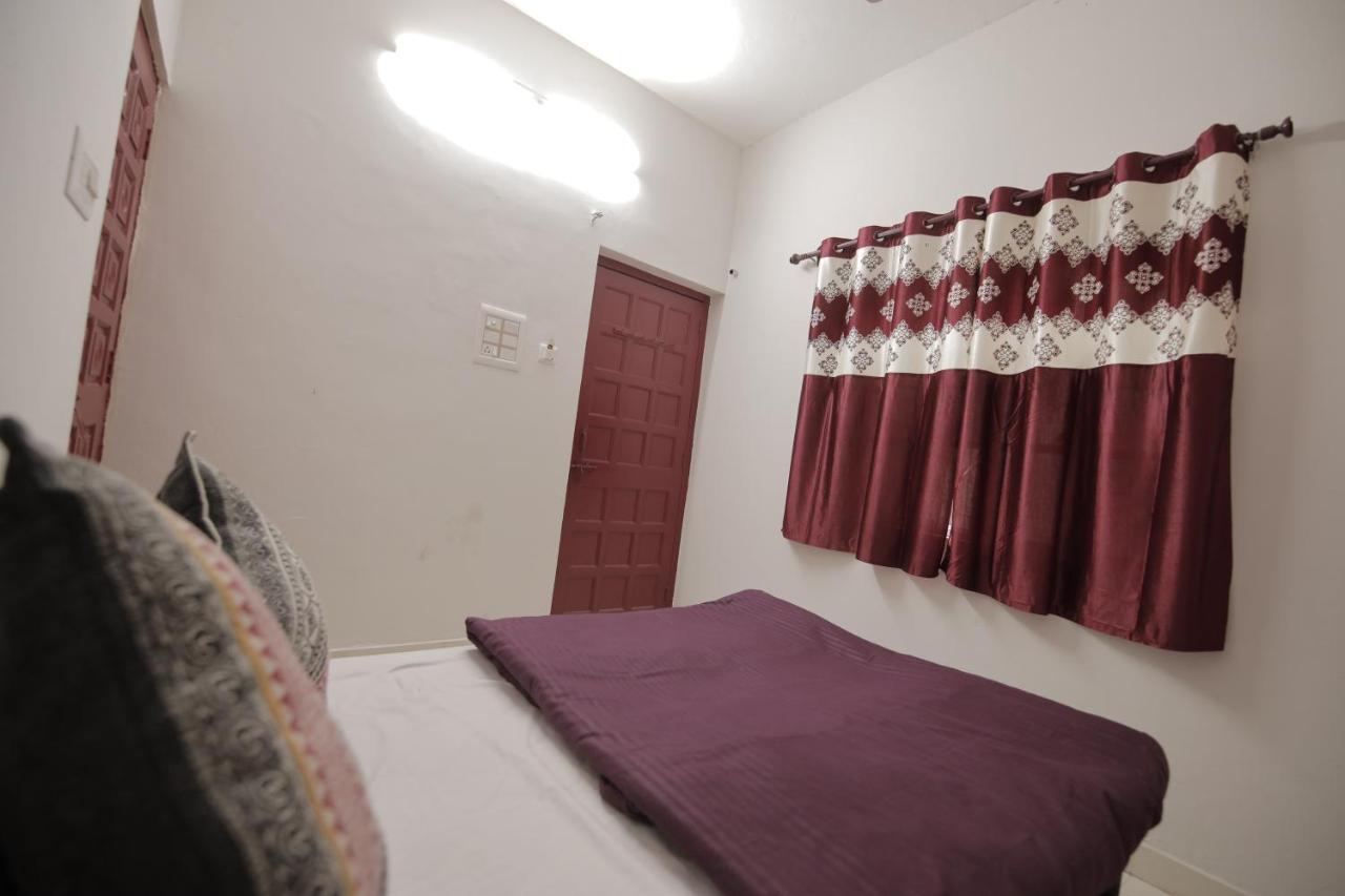 Hostel Zodiac *