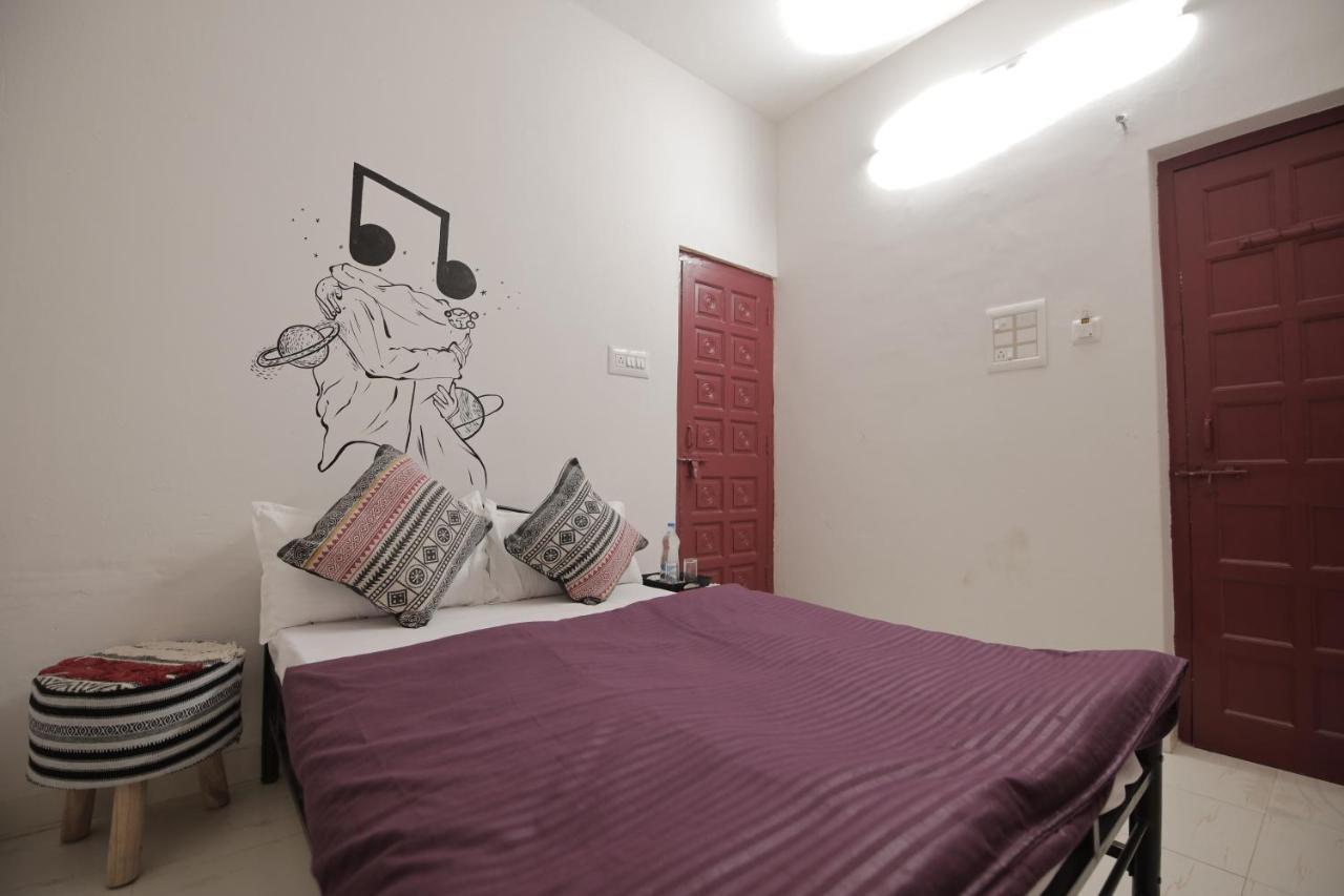 Hostel Zodiac *