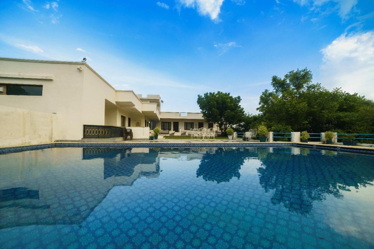Hotel Devraj Villa-luxury Pool