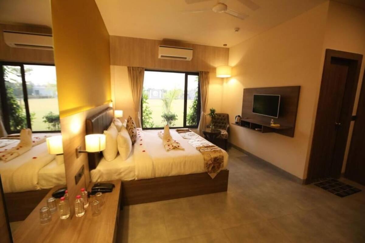 Solitaire Hotel